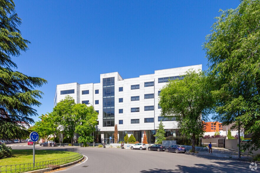 Plaza de Cronos, 1, Madrid, Madrid for lease - Building Photo - Image 2 of 6