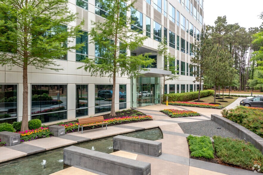 1575 Sawdust Rd, The Woodlands, TX à louer - Photo du bâtiment - Image 2 de 7