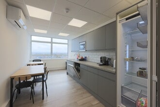 27-37 St. Georges Rd, London for lease Interior Photo- Image 2 of 6