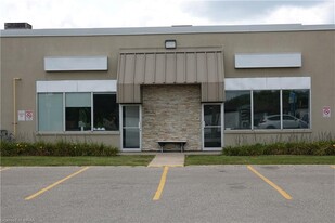 107 Manitou Dr, Kitchener ON - Services immobiliers commerciaux