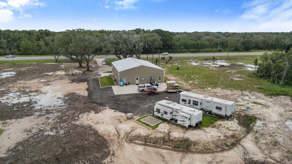 25033-288B Angleton, TX 77515, Angleton, TX à vendre - Photo du bâtiment - Image 2 de 38