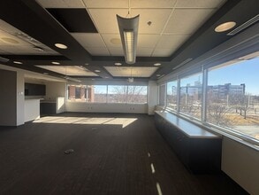 201 David L. Boren Blvd, Norman, OK à louer Photo intérieure- Image 2 de 8