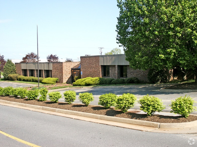 22866 Shaw Rd, Dulles Town Center, VA à vendre - Photo du bâtiment - Image 2 de 5