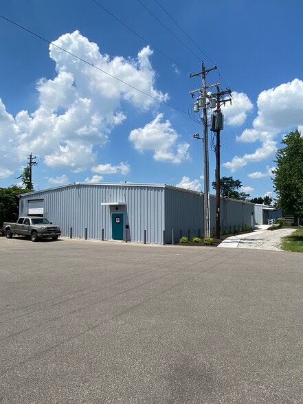 790 Compton Rd, Cincinnati, OH for lease - Primary Photo - Image 1 of 2