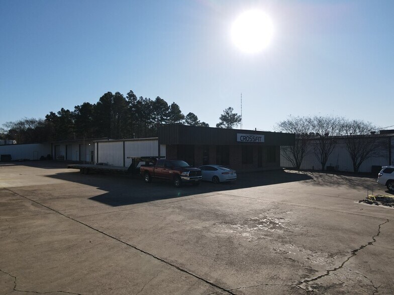 1610 N John Redditt Dr, Lufkin, TX à vendre - Photo du bâtiment - Image 2 de 18