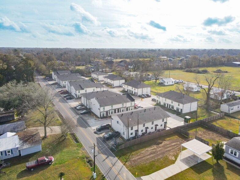 41063 Cannon Rd, Gonzales, LA à vendre - Photo du bâtiment - Image 1 de 13