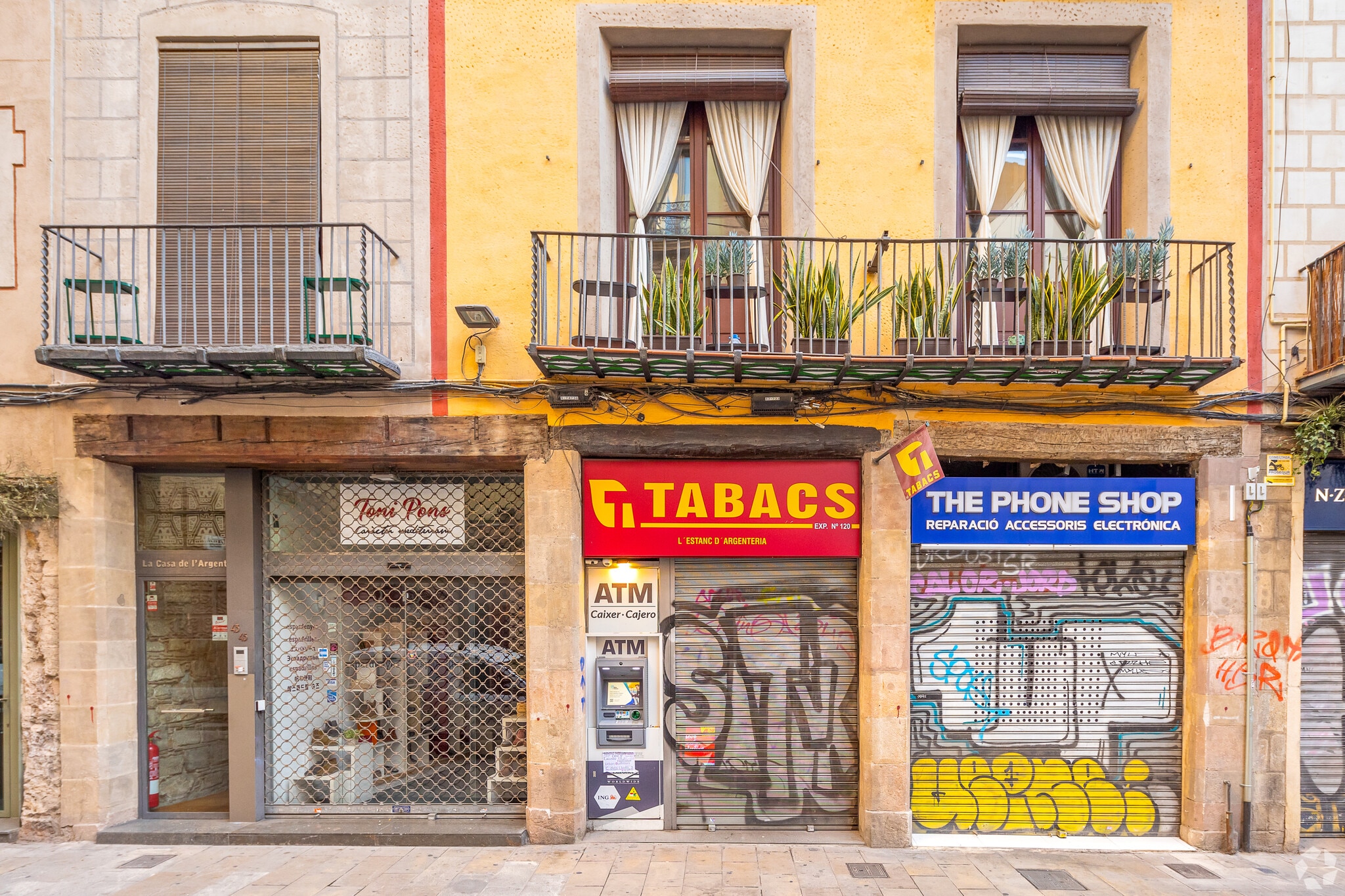 Commerce de détail dans Barcelone, Barcelona à louer Photo de construction- Image 1 de 1