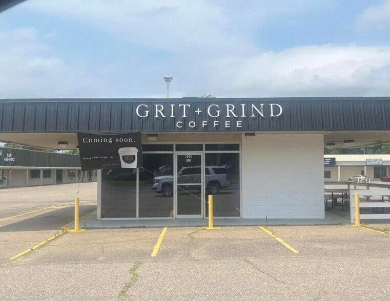 E Madison St, Bastrop, LA à louer - Photo du bâtiment - Image 2 de 11