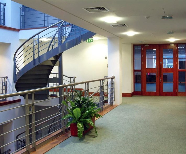 114-116 St Mary St, Cardiff for lease - Interior Photo - Image 3 of 10