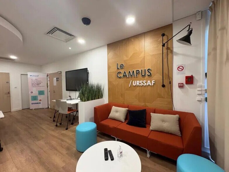 Bureau dans Nantes à vendre - Photo du bâtiment - Image 2 de 11