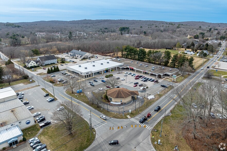 125 Westbrook Rd, Essex, CT for lease - Building Photo - Image 2 of 5