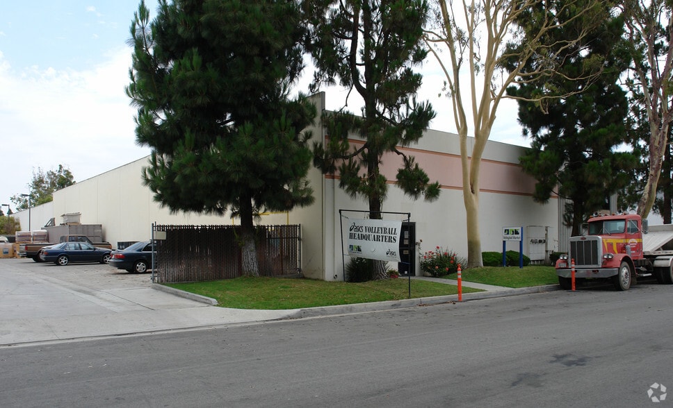 15392 Assembly Ln, Huntington Beach, CA for lease - Building Photo - Image 2 of 5