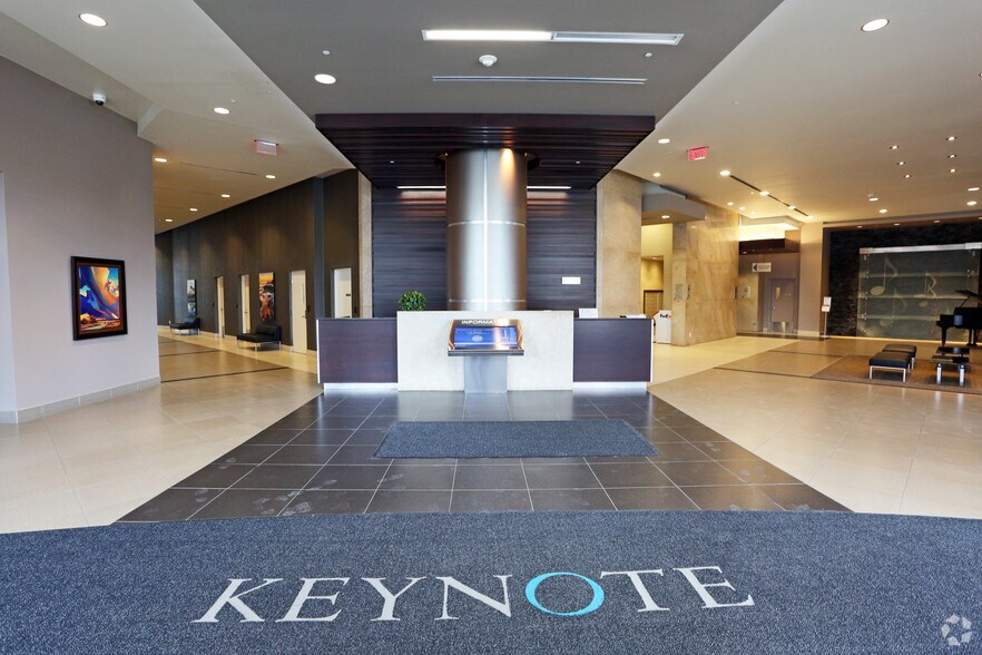 1100 1st St SE, Calgary, AB à louer - Hall d’entrée - Image 3 de 24
