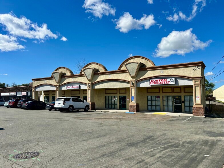4445-4447 Auburn Blvd, Sacramento, CA à louer - Photo du bâtiment - Image 3 de 28