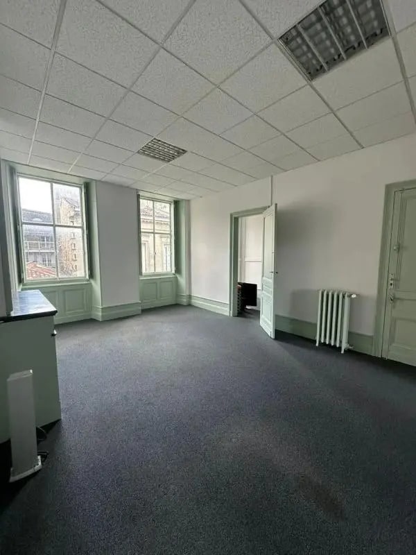 Bureau dans Bordeaux à louer Photo intérieure- Image 1 de 5