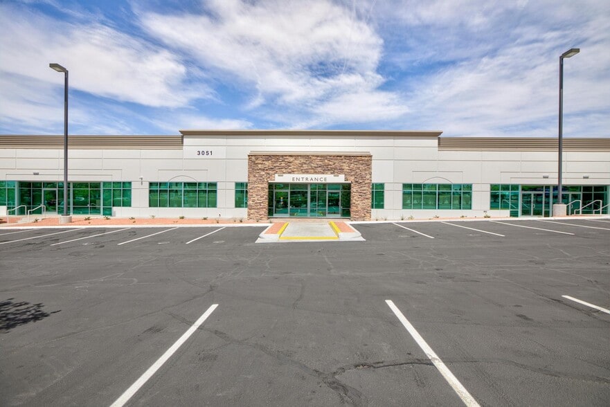 3051 W Horizon Ridge Pky, Henderson, NV for lease - Building Photo - Image 3 of 7