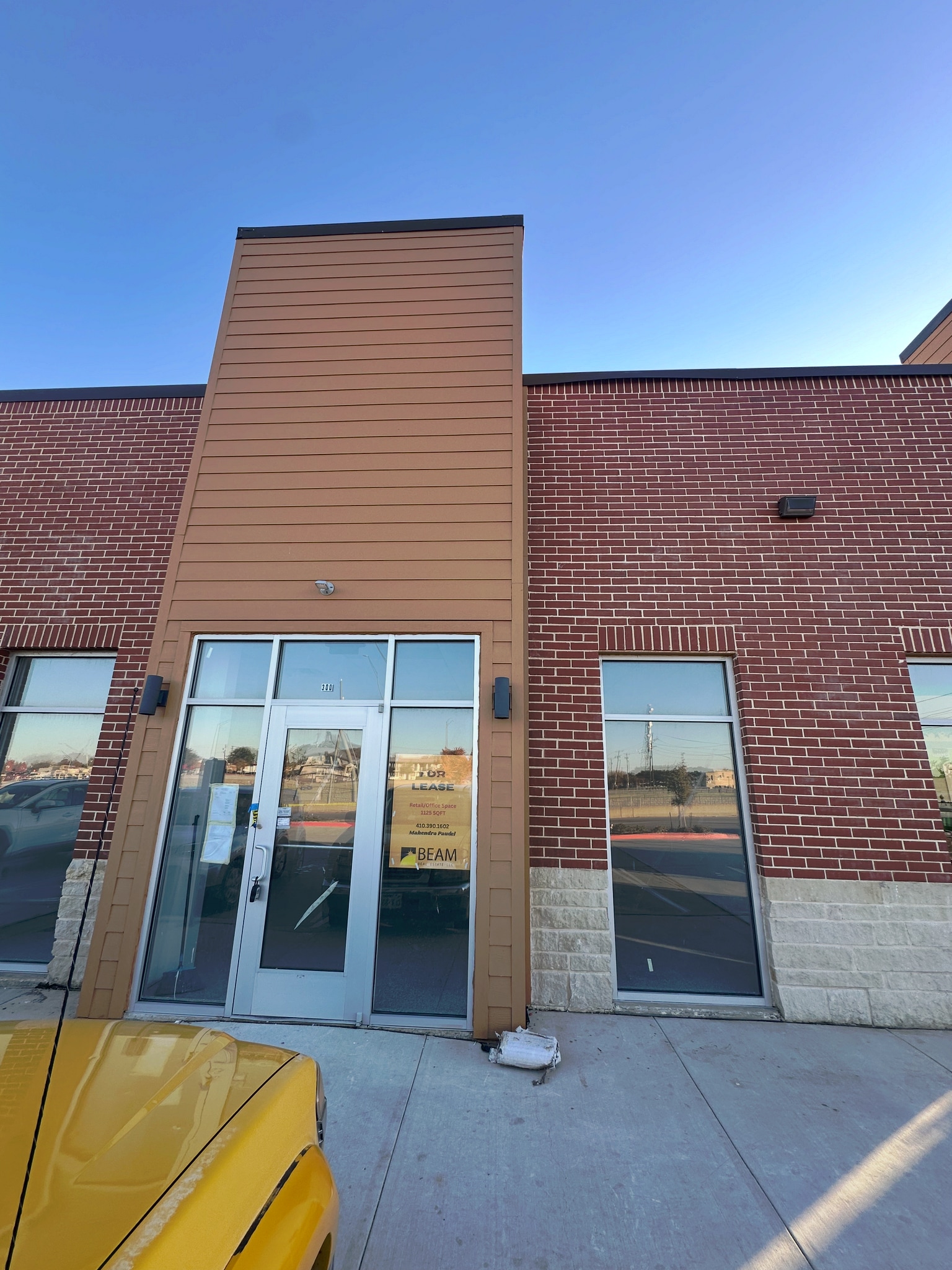 121 Airport Fwy, Euless, TX for lease Building Photo- Image 1 of 4