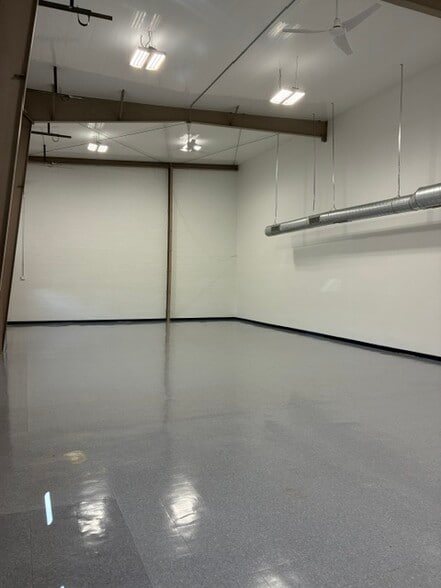 22311 Shaw Rd, Sterling, VA for lease - Interior Photo - Image 3 of 19