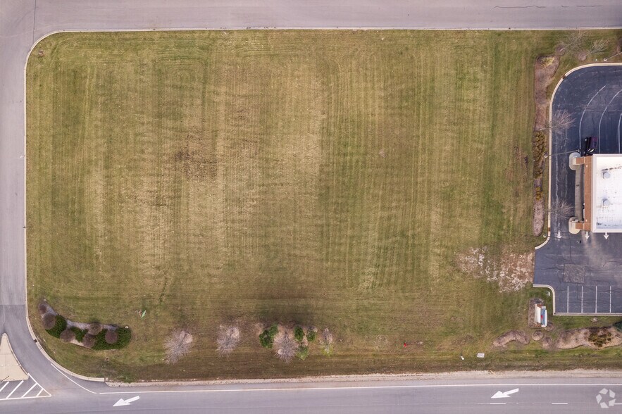 Development on Rt 60 and Rt 63 portefeuille de 3 propriétés à vendre sur LoopNet.ca - Photo du bâtiment - Image 2 de 9