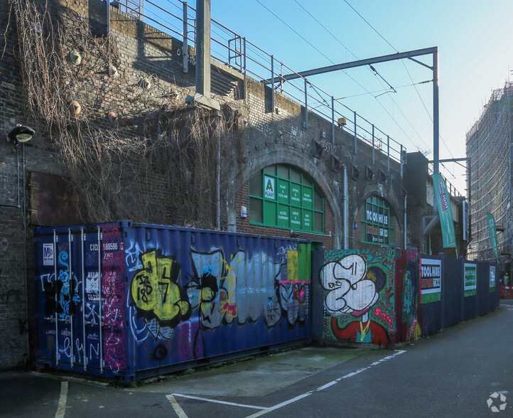 16-17 Castlehaven Rd, London for lease - Building Photo - Image 2 of 2