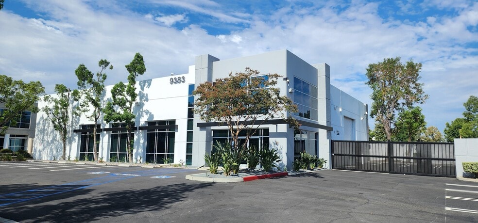 9383 Charles Smith Ave, Rancho Cucamonga, CA for lease - Building Photo - Image 1 of 3