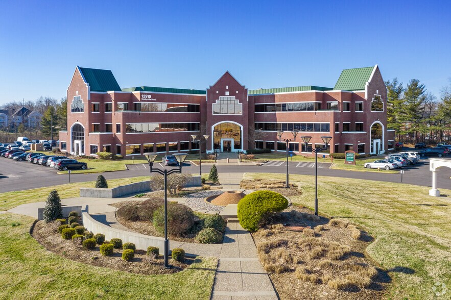12910 Shelbyville Rd, Louisville, KY à vendre - Photo principale - Image 1 de 11