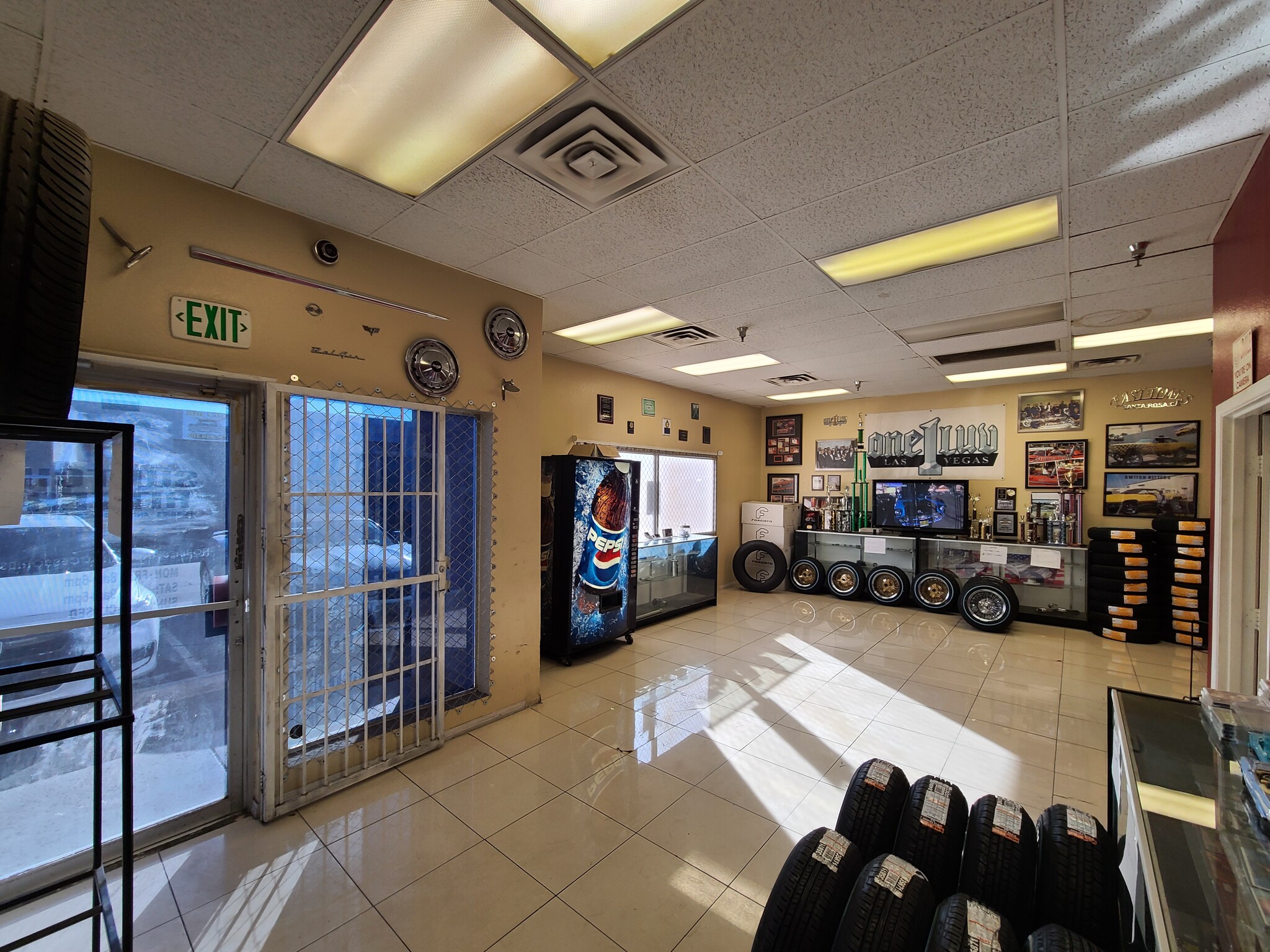 4420 Arville St, Las Vegas, NV for lease Interior Photo- Image 1 of 7