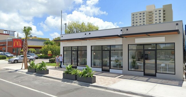 Plus de détails pour 1044 W Flagler St, Miami, FL - Commerce de détail à louer