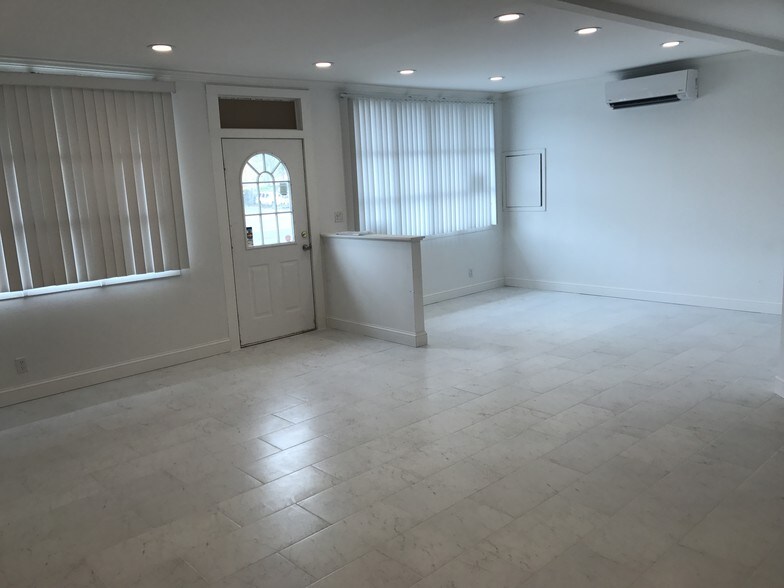 760-764 Middle Country Rd, Selden, NY à louer - Photo du bâtiment - Image 3 de 43