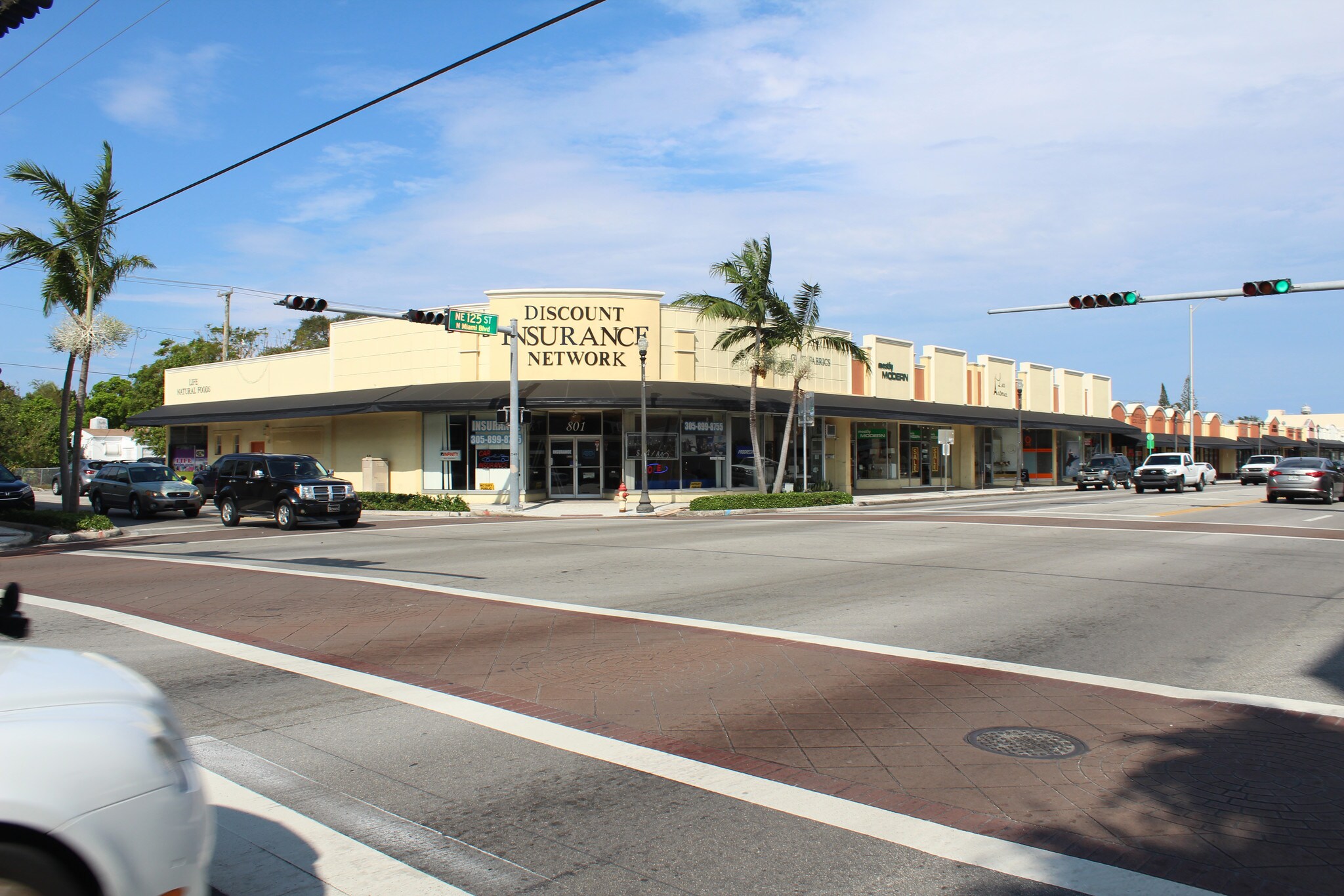 801-819 NE 125th St, North Miami, FL à louer Photo principale- Image 1 de 5