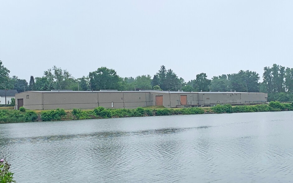 4820 River St, Columbiaville, MI for sale - Building Photo - Image 2 of 9