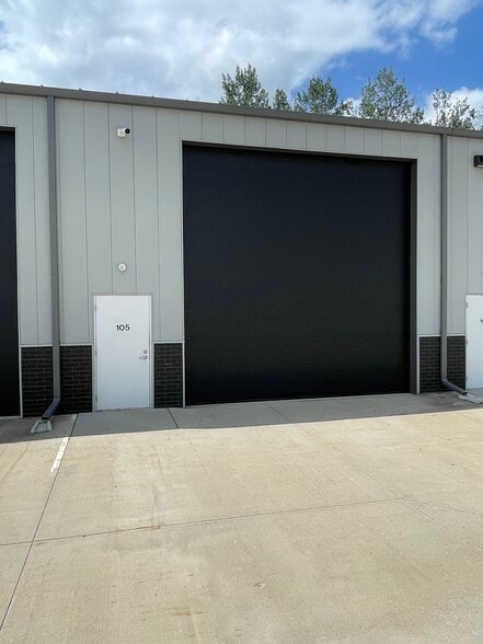 3301 111th St, Urbandale, IA for sale - Building Photo - Image 1 of 5