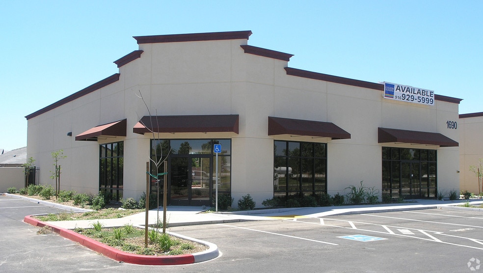 1690 N Lincoln St, Dixon, CA for sale - Primary Photo - Image 1 of 10