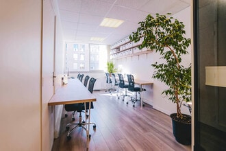 32 rue de Paradis, Paris for sale Interior Photo- Image 1 of 6