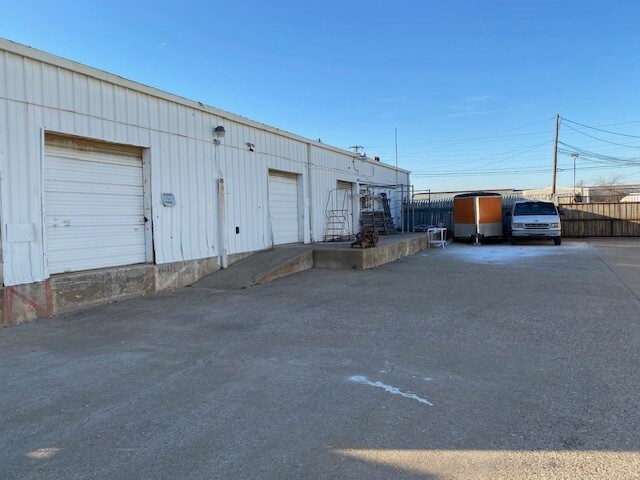 122 W Fairmeadows Dr, Duncanville, TX à vendre - Photo du bâtiment - Image 3 de 4