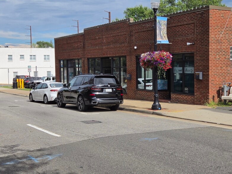 9013-9017 Center St, Manassas, VA for lease - Building Photo - Image 3 of 3