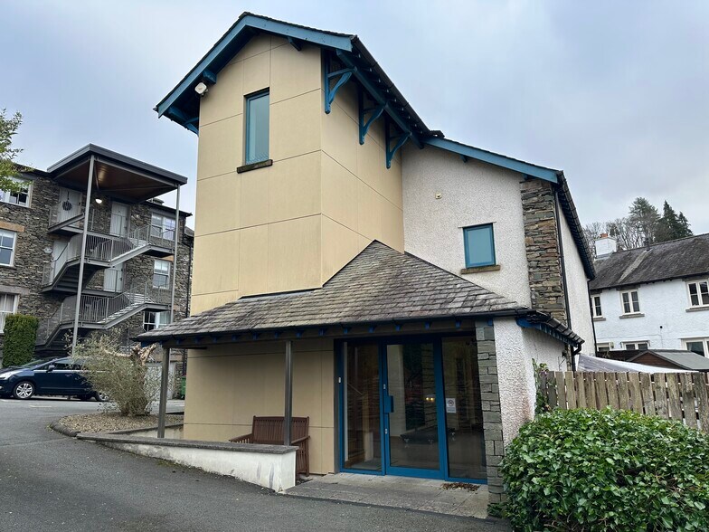 Beresford Rd, Windermere à louer - Photo du bâtiment - Image 3 de 11