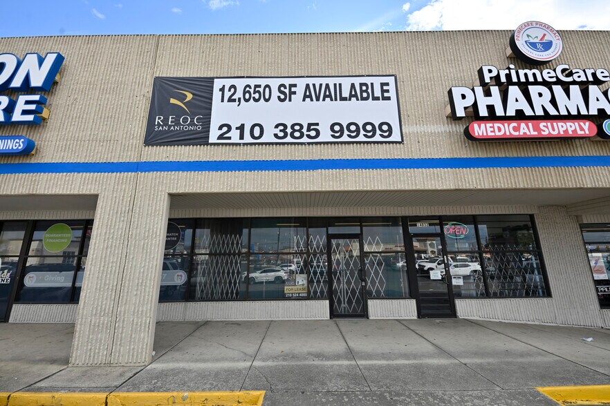 13904-14038 Nacogdoches Rd, San Antonio, TX à louer - Photo du bâtiment - Image 2 de 4