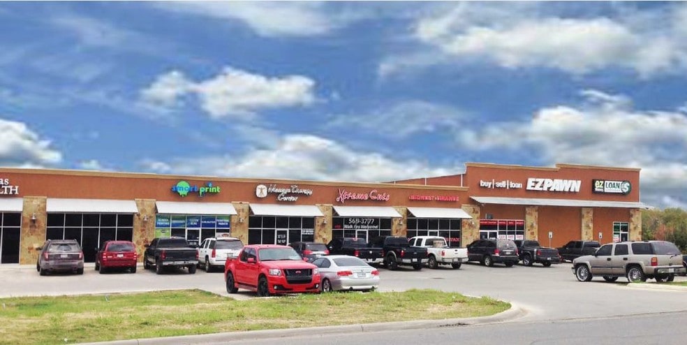 1502 W Oaklawn Dr, Pleasanton, TX for lease - Primary Photo - Image 3 of 4