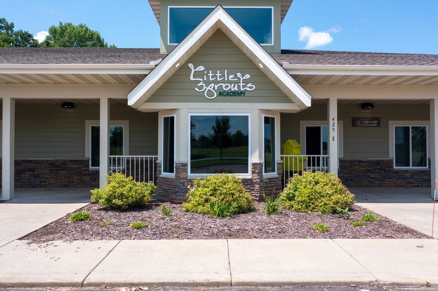 425 Technology Dr E, Menomonie, WI for sale - Building Photo - Image 2 of 5