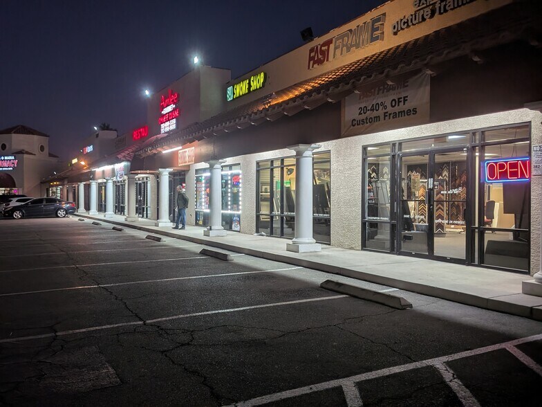 3827 E Sunset Rd, Las Vegas, NV à louer - Photo du bâtiment - Image 3 de 7