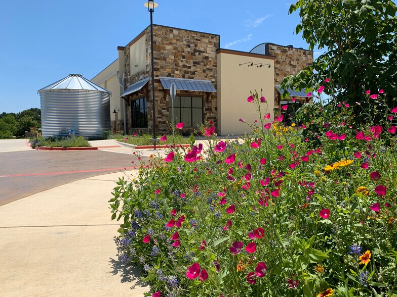 3370 Long Prairie Rd, Flower Mound, TX à louer - Photo du bâtiment - Image 2 de 12