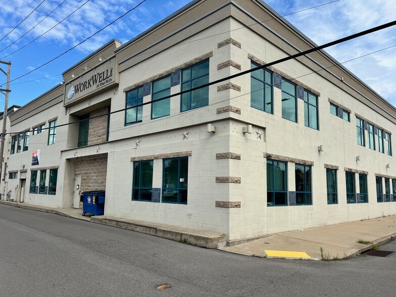 112 Third Ave, Carnegie, PA à vendre - Photo du bâtiment - Image 3 de 21