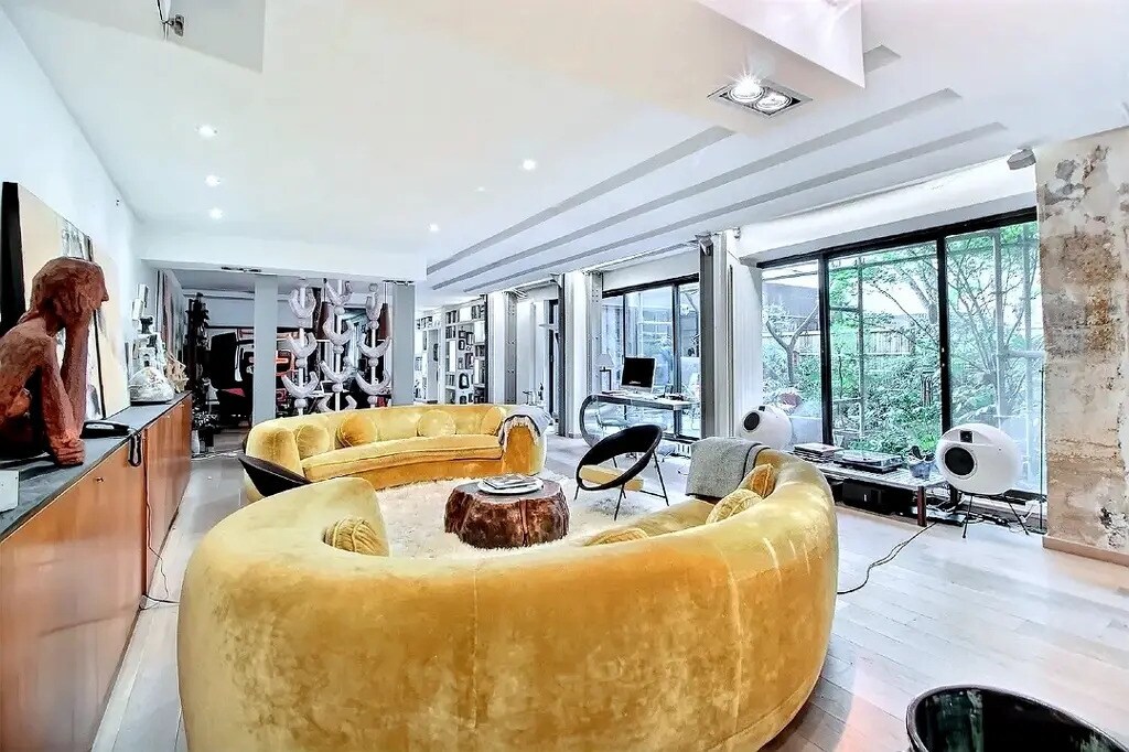 75 Rue Marguerite De Rochechouart, Paris for sale Building Photo- Image 1 of 8