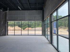 2574 W Shore Rd, Warwick, RI for lease Interior Photo- Image 2 of 5