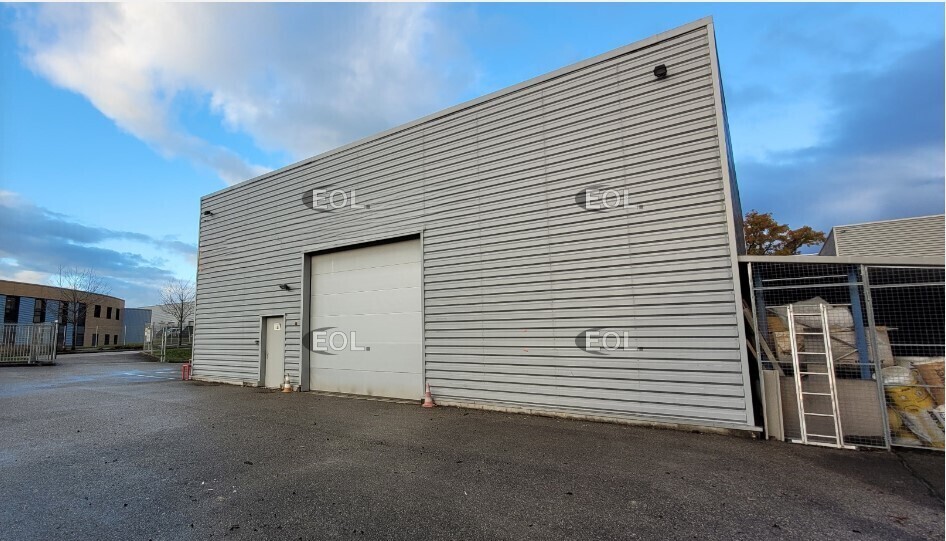 Flex in Annecy for sale - Building Photo - Image 2 of 11