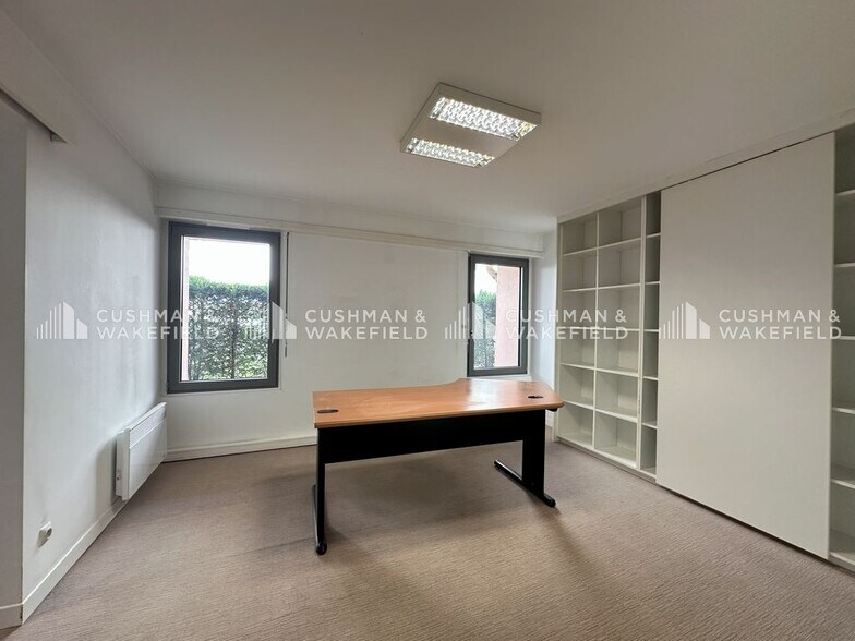 Bureau dans Strasbourg à louer - Photo du bâtiment - Image 2 de 10