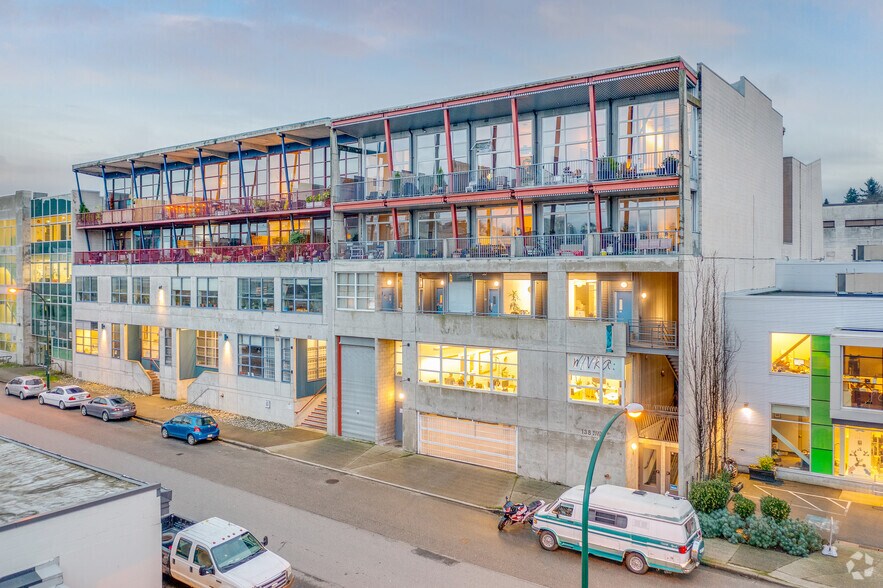 118-128 W 6th Ave, Vancouver, BC à vendre - Photo du bâtiment - Image 1 de 4