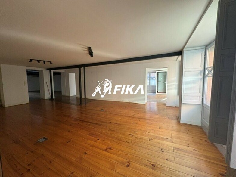 1 Place De La Bourse, Toulouse for lease - Interior Photo - Image 3 of 6