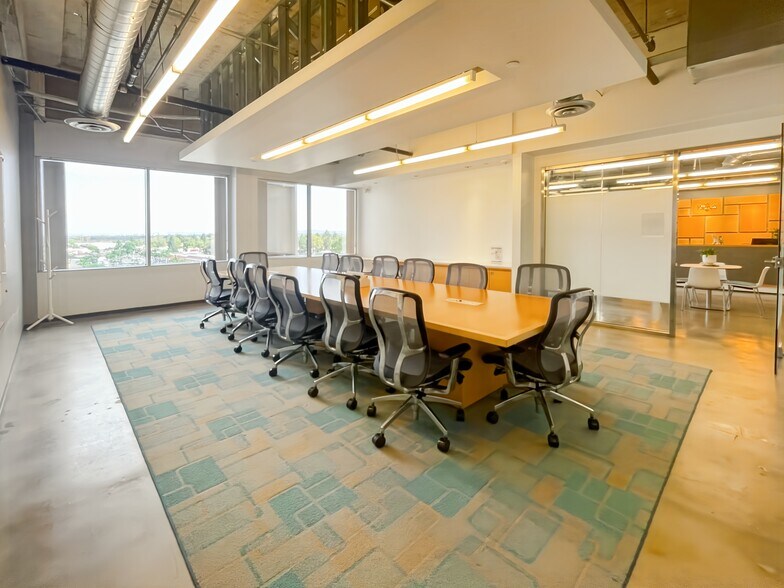 3420 Bristol St, Costa Mesa, CA à louer - Photo intérieure - Image 2 de 14